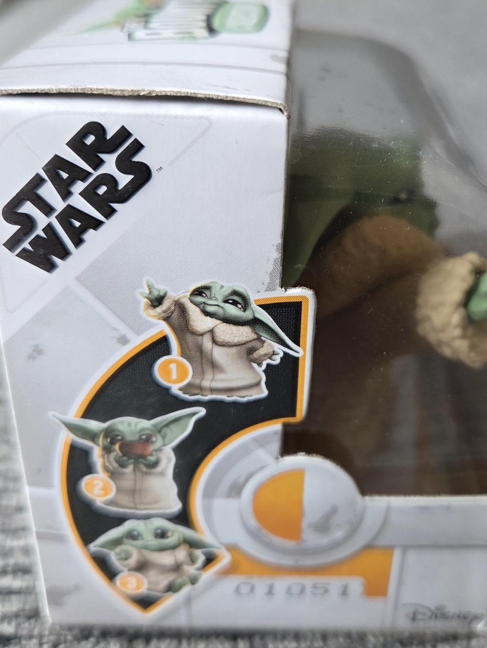 Star Wars The Child (Grogu) Collectible Figure - Picture 2 of 4